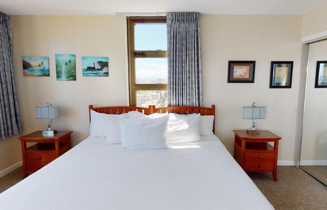 Sea View Condos At The Waikiki Banyan - Free Parking! Honolulu Exterior photo